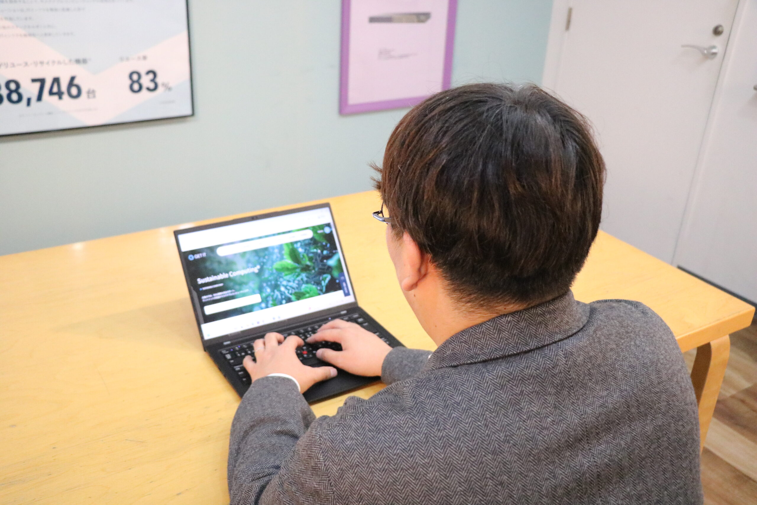 自分の裁量で市場を読み、 取引先と交渉しながら数百台を動かしていく